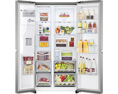 Geopende Amerikaanse koelkast met levensmiddelen