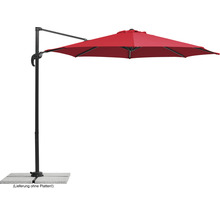 Rode zweefparasol op een grijze stenen sokkel