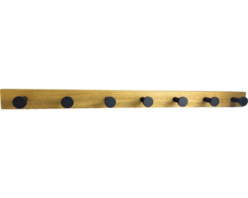 Kapstok met zeven haken aan een houten plank