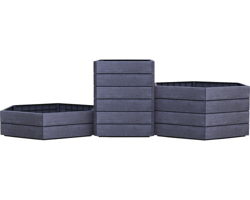 Drie houten plantenbakken in verschillende maten