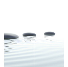 Decoratieve afbeelding met stenen in het water