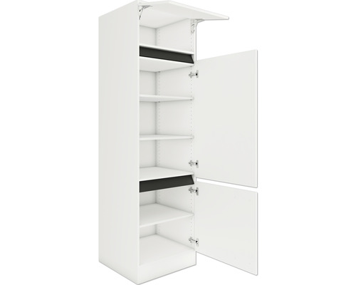 Witte keukenhoge kast met planken en open deuren