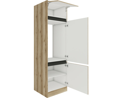 Keukenkast met open deuren en planken