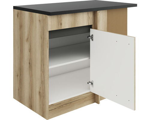 Keukenkast met open deur, legplanken en werkblad