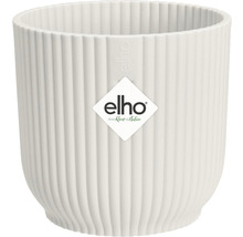 Witte bloempot met verticale ribbels en Elho logo