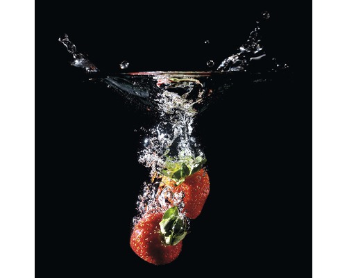 PURE LIVING Schilderij glas Strawberry On Black II 30x30 cm