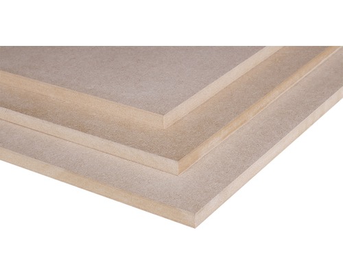 MDF plaat medite premier 3050x1220x18 mm Drie onbehandelde MDF-platen op elkaar gestapeld.