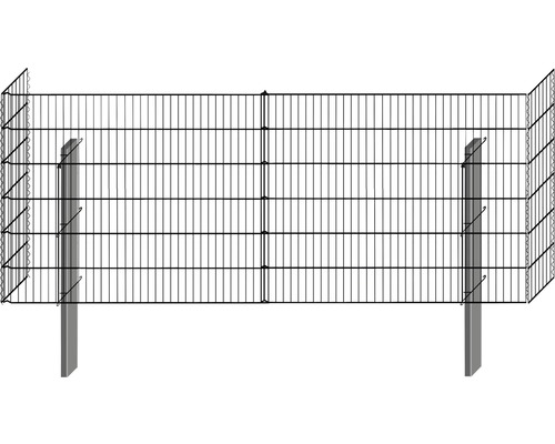 Draadhek met palen voor erfafscheiding