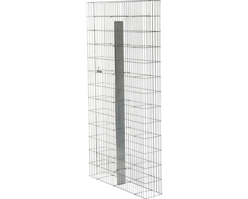 Schanskorfmuur met stalen paal voor bevestiging