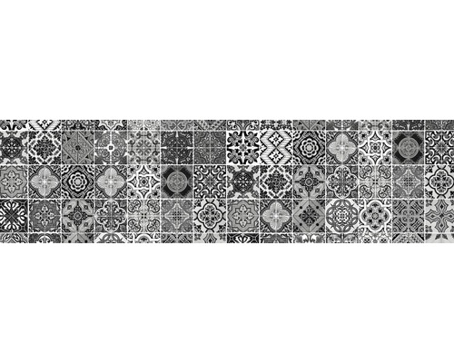 Patroon van wandtegels met geometrische en bloemmotieven