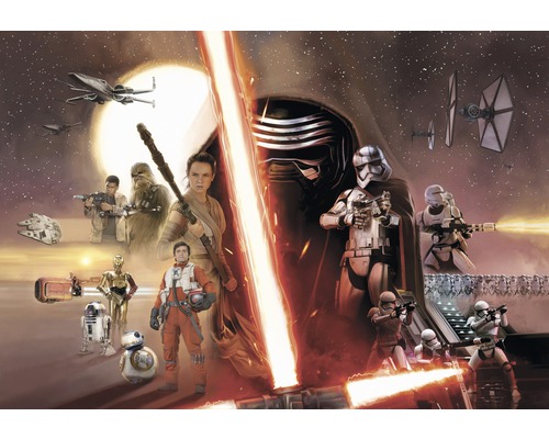KOMAR Fotobehang papier 8-492 Disney Edition 4 Star Wars EP7 Collage 368x254 cm Star Wars filmaffiche met de personages Rey, Finn, Poe Dameron, Chewbacca, C-3PO, R2-D2, BB-8, Kylo Ren, Captain Phasma, Stormtroopers en ruimteschepen