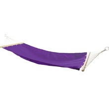 Paarse hangmat met houten frame en touwophanging