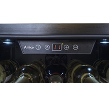 Amica logo, bedieningspaneel van een wijnkoelkast met temperatuurweergave