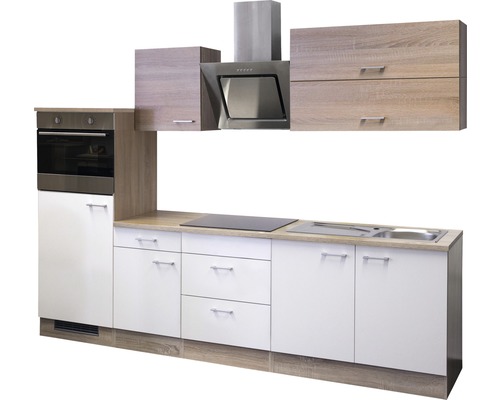 Moderne keuken met elektrische apparaten, gootsteen en afzuigkap
