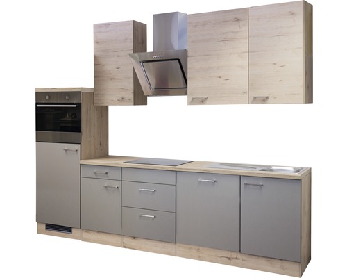 Keuken met inbouwoven, afzuigkap, kookplaat en spoelbak