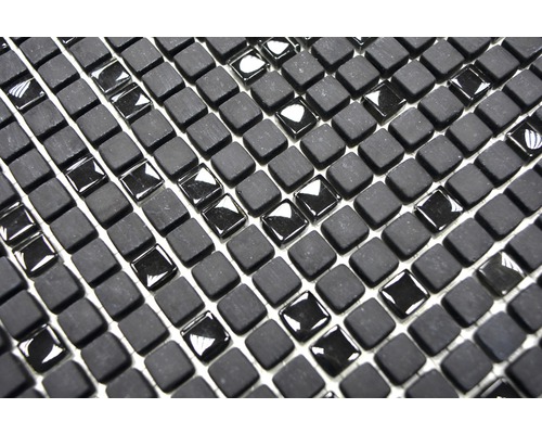 Vierkante mozaïektegels van steen en glas