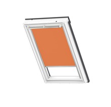 Dakvenster met rolgordijn voor verduistering