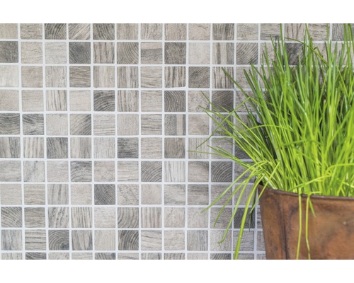 Mosaïektegels met houtlook als wandbekleding