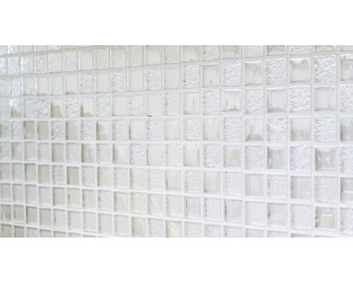 Close-up van vierkante glazen mozaïektegels