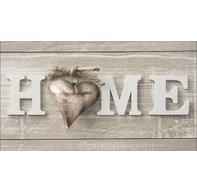 Decoratie belettering HOME met houten hart op houten achtergrond