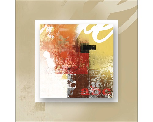 Abstracte muurdecoratie met letter motieven in verschillende tinten