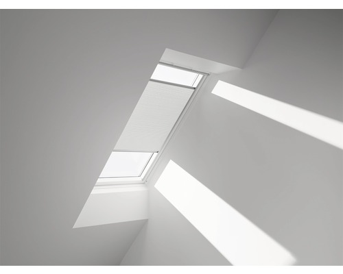 VELUX Plissé honingraat verduisterend handbediend FHC C02 1045S wit Dakvenster met plissé in een lichte kamer