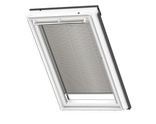 Dakvenster met jaloezie voor lichtregulering