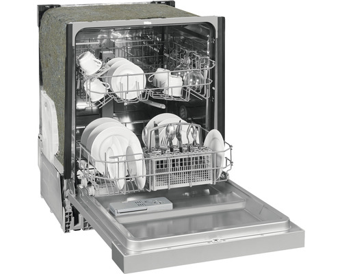 Vaatwasser met open deur en vaat