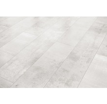 Lichte vloertegels in betonlook