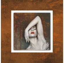 Decoratieve wandafbeelding met een vrouw met rode lippenstift