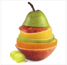 Gestapeld fruit, bestaande uit peer, appel, citroen, limoen, sinaasappel en perzik, met druiven