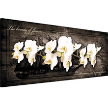Wanddecoratie met witte orchideeën, schip en wereldkaart