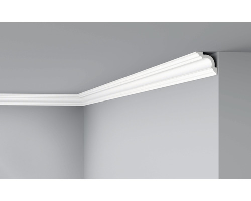 DECOFLAIR Sierlijst plafond D8 5x5x200 cm 2 stuks Hoekweergave van een witte sierlijst aan het plafond