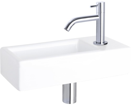 Witte keramische opzetwastafel met chromen eenhendelmengkraan
