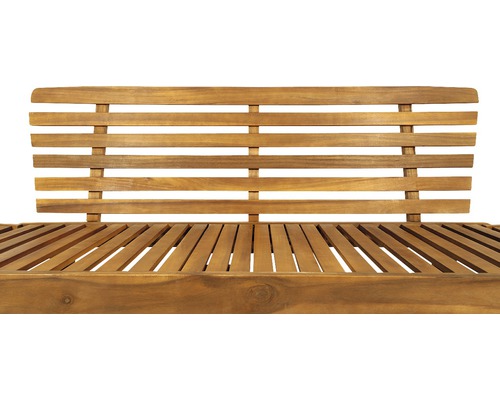 Detailopname van een houten tuinbank met lattenbodem zitting en rugleuning