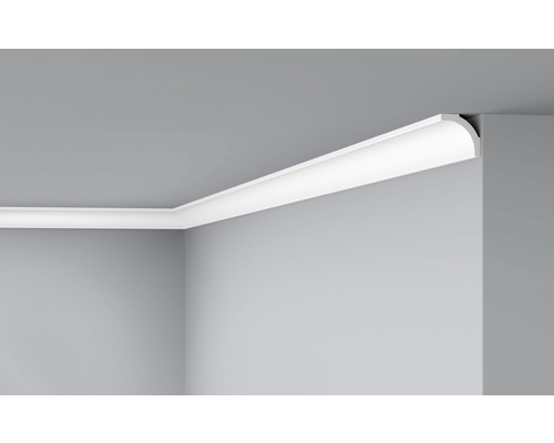DECOFLAIR Sierlijst plafond D5 3,5x3,5x200 cm 2 stuks Hoek van een kamer met een decoratieve lijst voor indirecte verlichting.