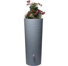 Grijze regenwatertank met kraan en planten