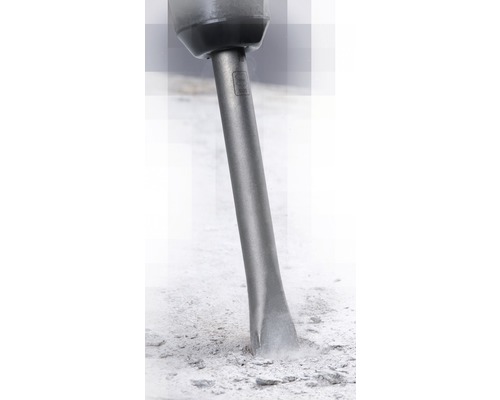 Beitel in actie tijdens het breken van steen