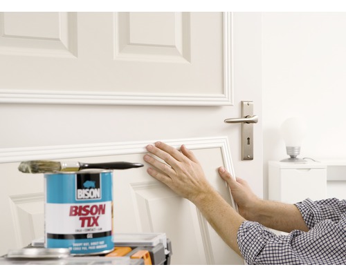 Renovatie van een deur met Bison Tix lijm en kwast