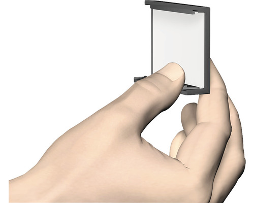 Hand houdt douchecabine onderdeel vast