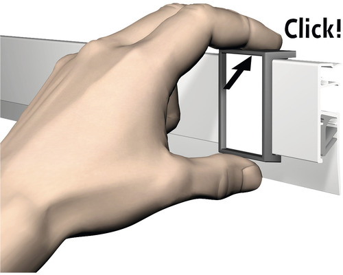 Hand bevestigt beugel aan profielrail