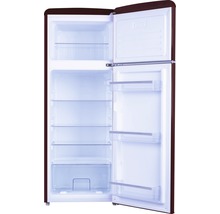 Open koelkast met planken