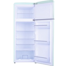 Geopende retro koelkast met compartimenten