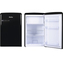 Amica koelkast, gesloten en open weergegeven