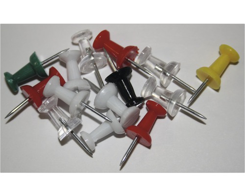 Meerkleurige punaises van metaal en kunststof