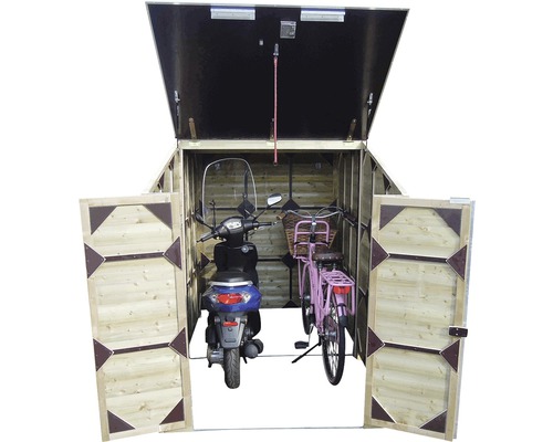 Houten fietsenstalling met open deuren, met daarin een scooter en een fiets