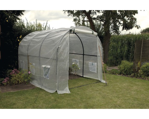 Tunnelkas in de tuin