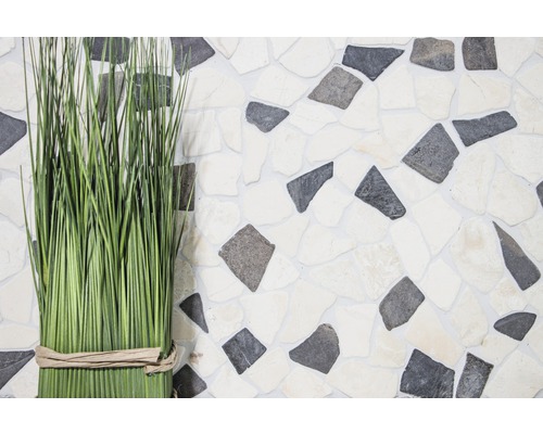 Decoratieve groene grassen voor een wand met mozaïektegels