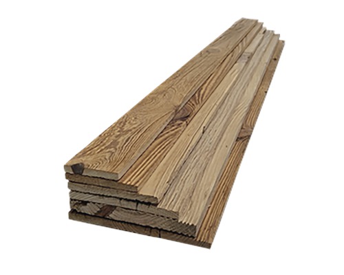 Stapel houten planken voor bouwprojecten