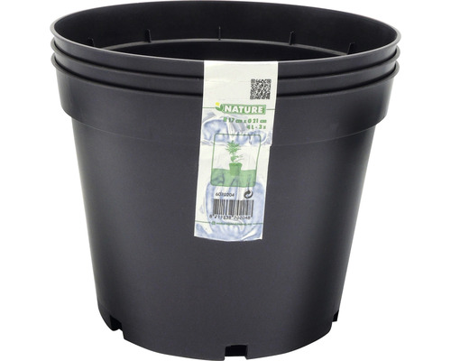 Drie zwarte plastic plantenpotten met etiket